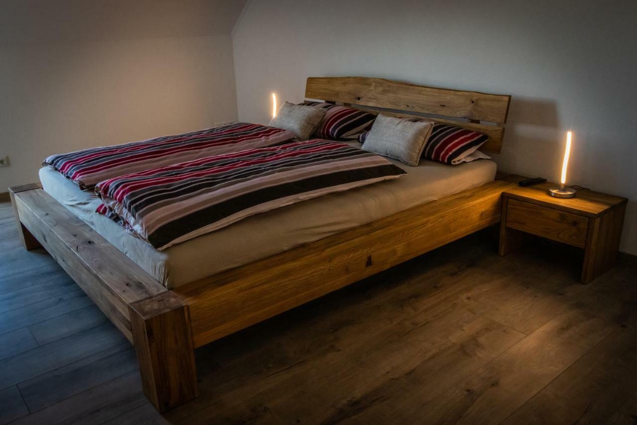 Landhaus Ferienwohnungen Mit Pool Und Wellness Neukirchen-Balbini المظهر الخارجي الصورة