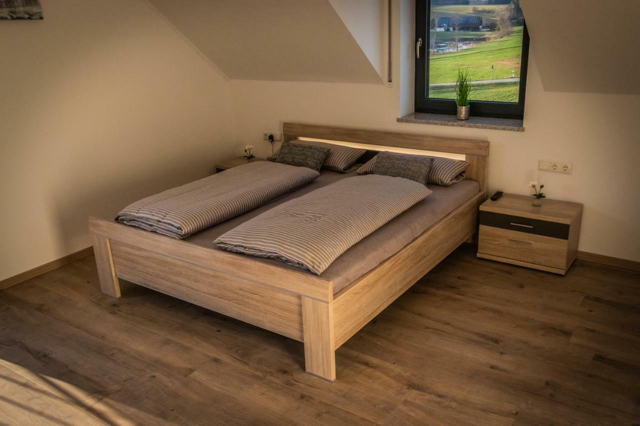 Landhaus Ferienwohnungen Mit Pool Und Wellness Neukirchen-Balbini المظهر الخارجي الصورة