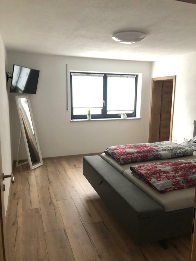 Landhaus Ferienwohnungen Mit Pool Und Wellness Neukirchen-Balbini المظهر الخارجي الصورة